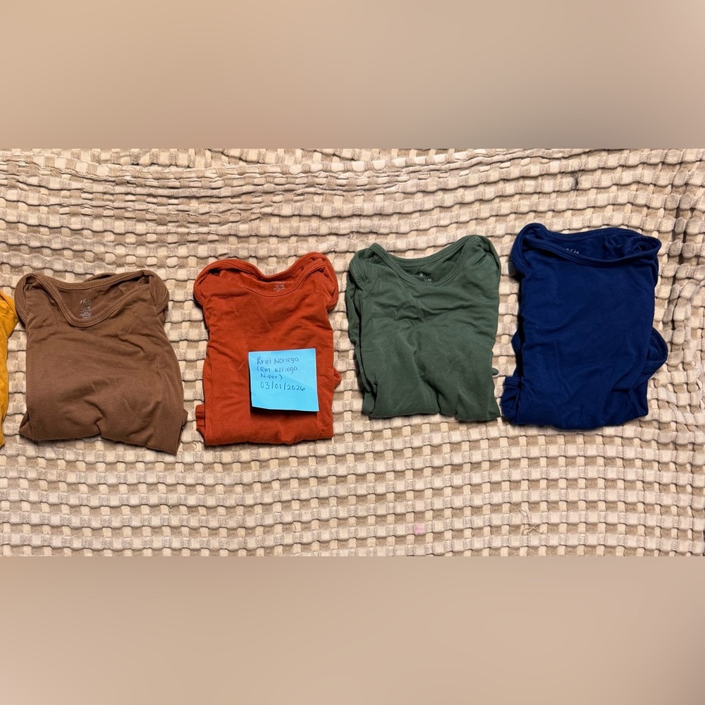 Kyte Baby 12-18 month long sleeve body suit bundle.